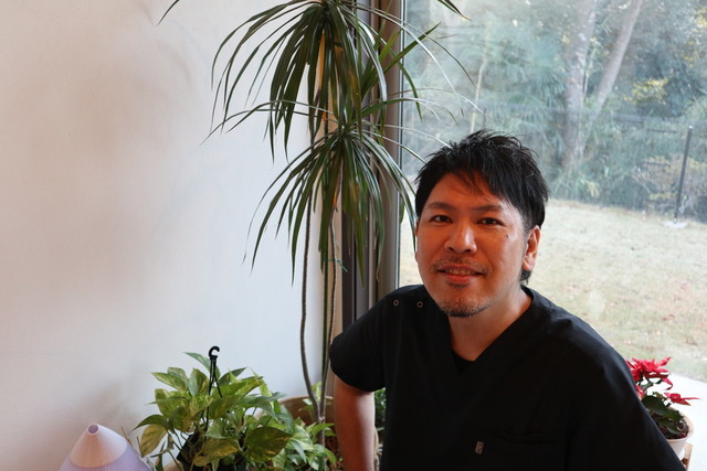 肩のコリ痛みで悩む人